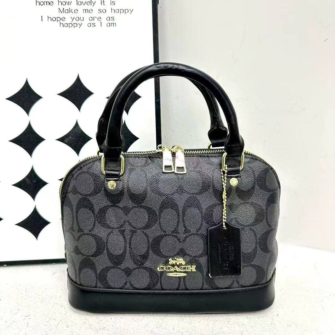 Coach
70 dhs✅
Zain232
♥️♥️♥️