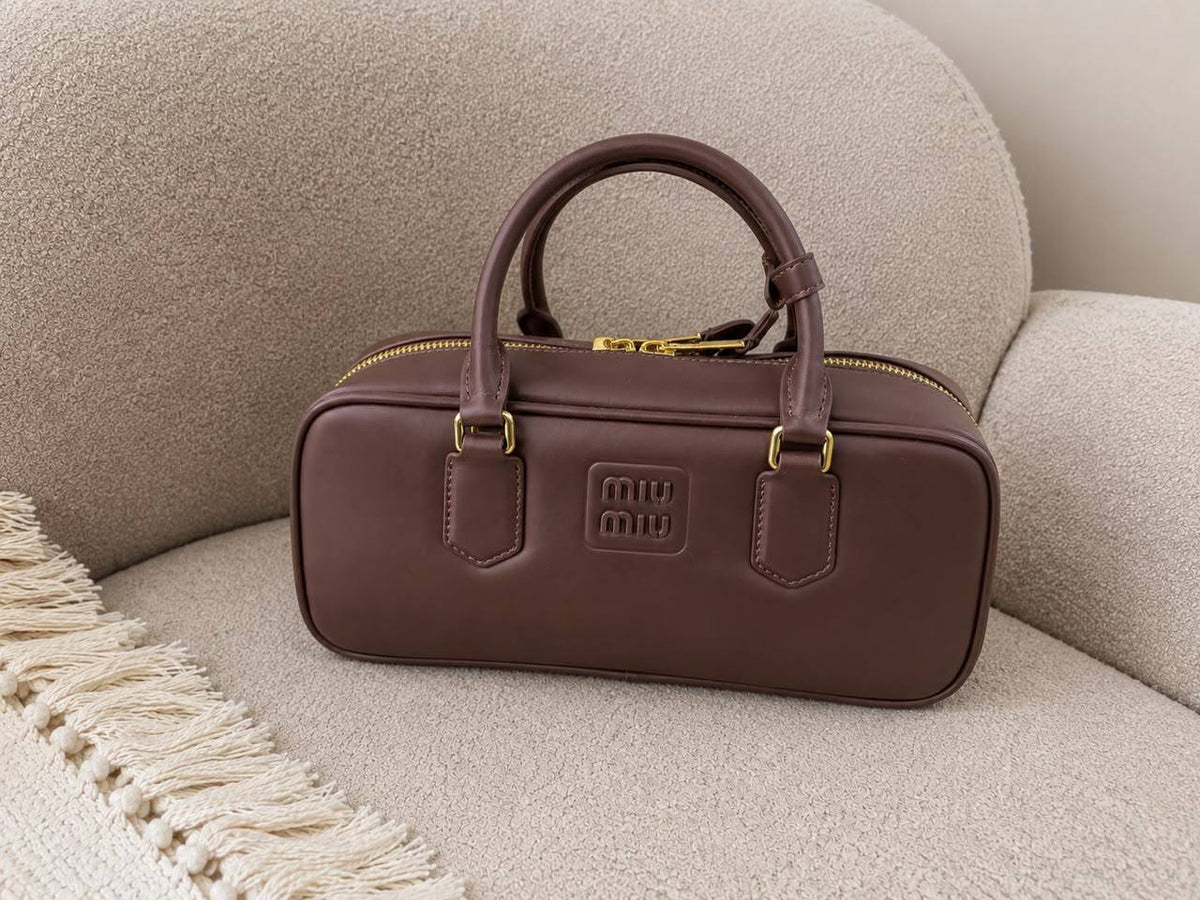 MIU MIU
SUPER MASTER QUALITY
SIZE : 28 cm
AVAILABLE
For Price 👇 WhatsApp✅
0568585901
0507557372
0552275751 Owner Zain 👌
Zain322
♥️♥️♥️