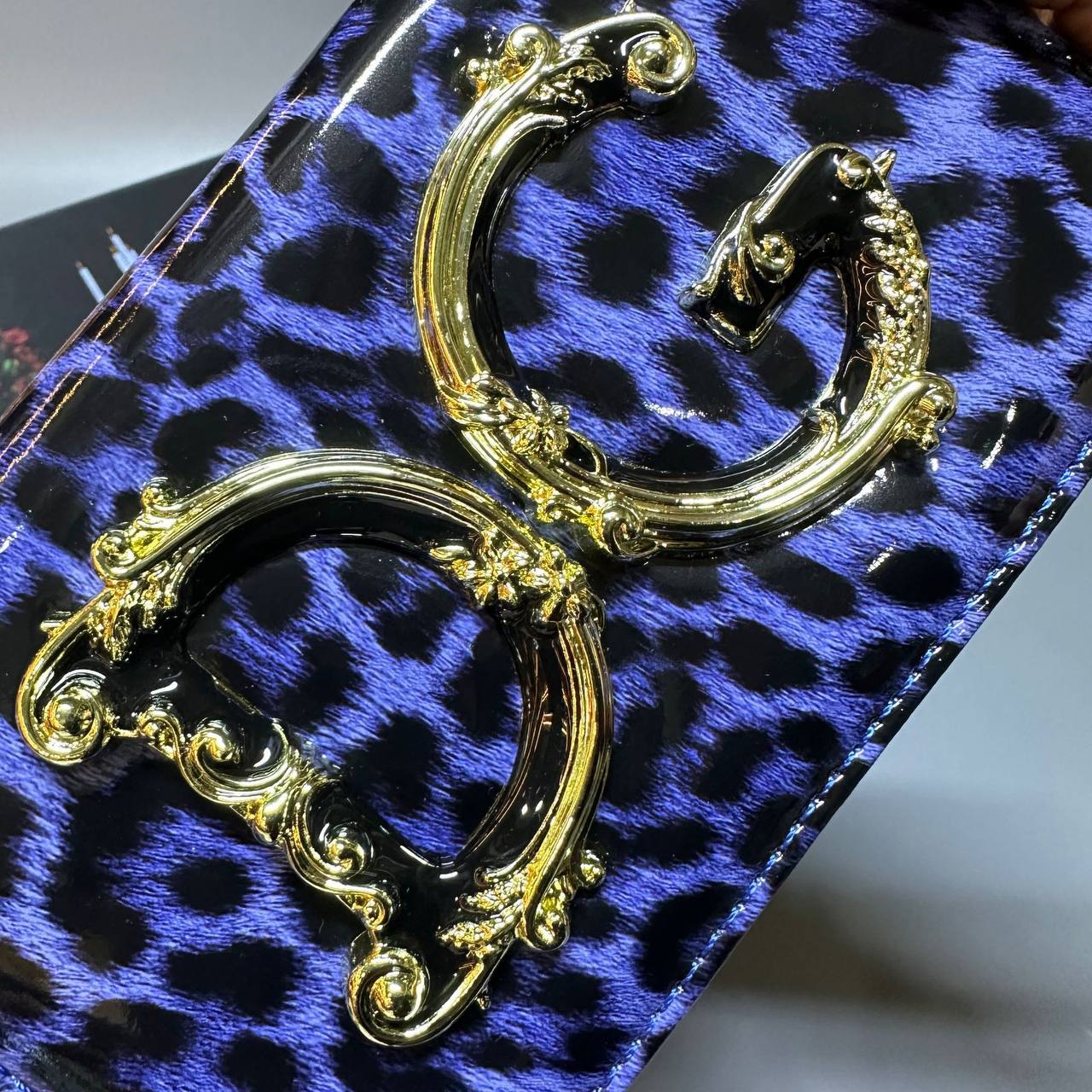 Dolce&Gabbana
new came good quality
with box
🎁🎁🎁
90 dhs💓
Zain39
♥️♥️♥️
