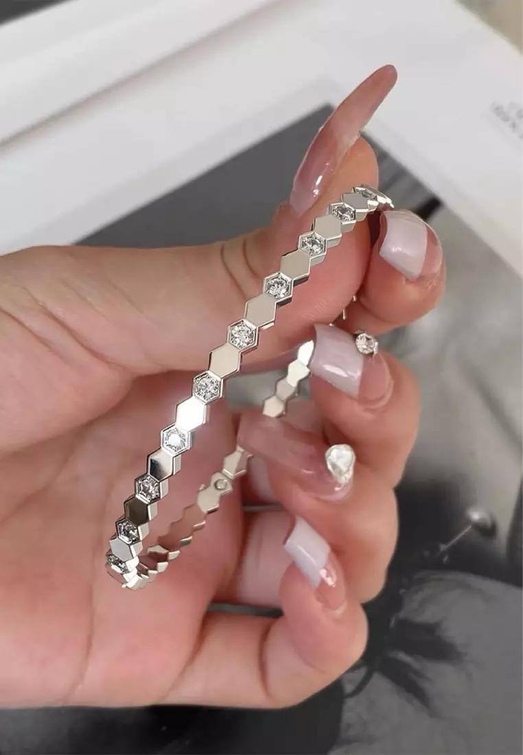 CHAUMET 🦋
Bangle 💥
Master quality 💯
With black boxes 📦
55 dhs🪙🌨️
With master box 🗃️
120 dhs🪙🌨️
Zain216
♥️♥️♥️