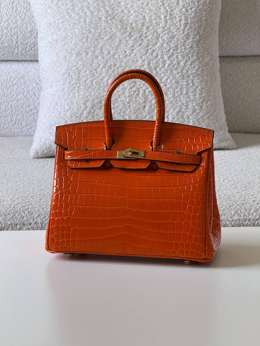Hermes
birkin croc 25cm💥
Master quality ✅
with box📦
780 dhs❣️
Zain52
♥️♥️♥️