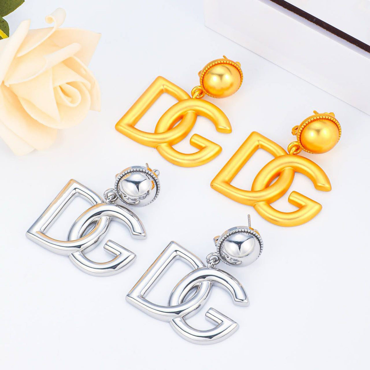 Dolce&Gabbana
Earring
Master quality
With normal boxes
70 dhs🇦🇪🇦🇪
Zain216
♥️♥️♥️