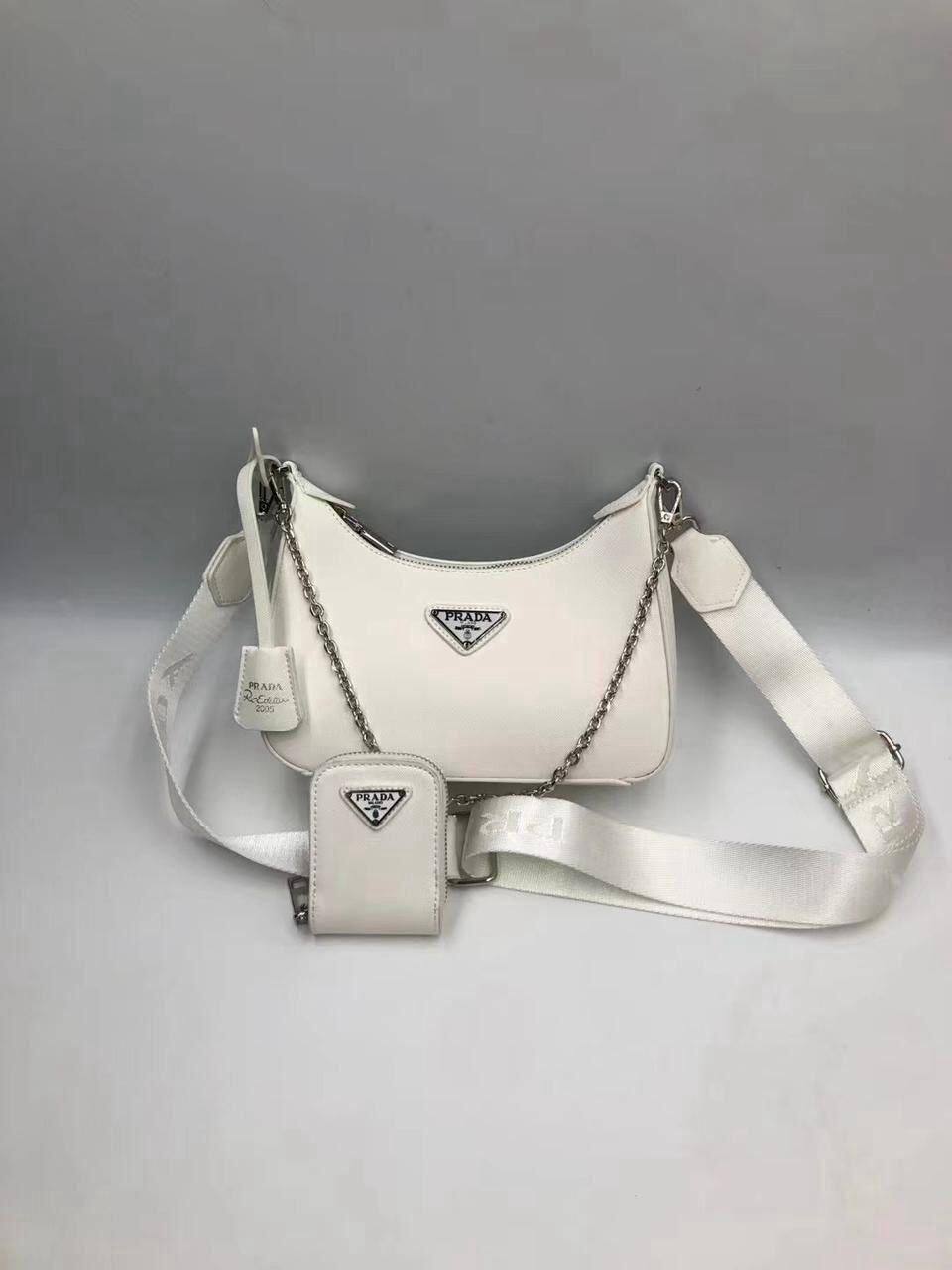Prada
GOOD QUALITY 💯
110 dhs🪙💕
With Box
🎁🎁🎁
Zain269
♥️♥️♥️