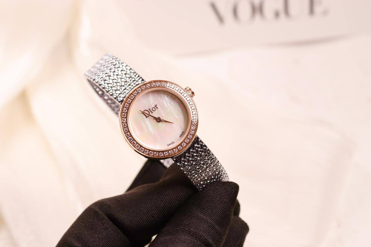 Dior Watch Small Size
230 dhs🪙🌺
Zain33
♥️♥️♥️