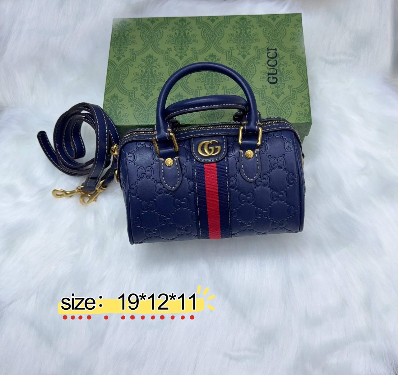 Gucci
✨✨NEW ✨✨
95 dhs🪙🌨️
with box
🎁🎁🎁
Zain38
♥️♥️♥️