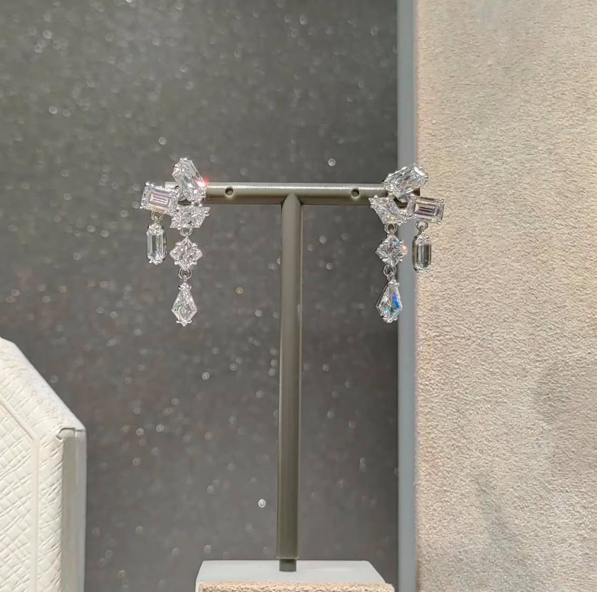 Swarovski
Earrings
Master quality
70 dhs🇦🇪🇦🇪
normal box 📦
Zain48
♥️♥️♥️