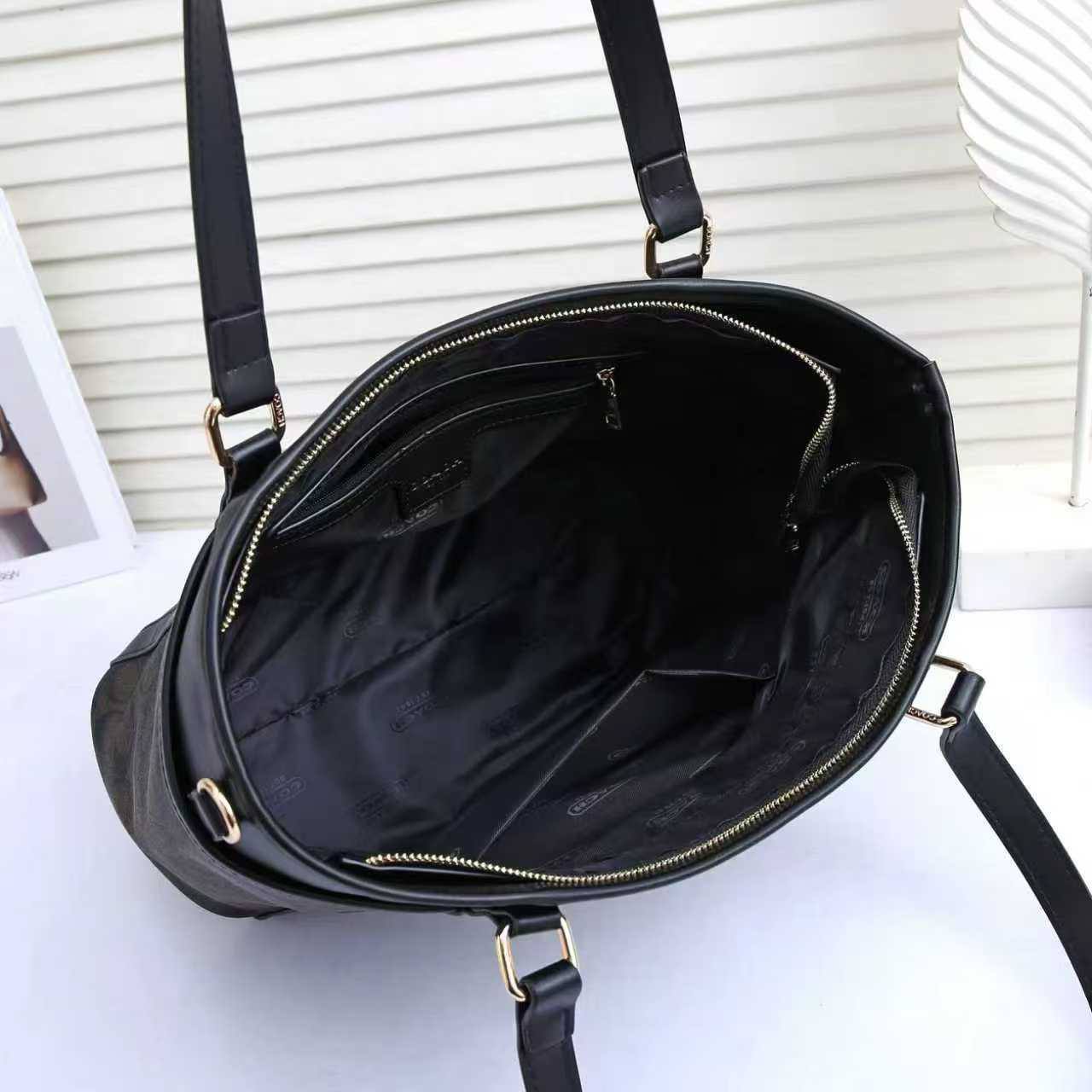 Coach
good quality
100 dhs❣️
Zain200
♥️♥️♥️