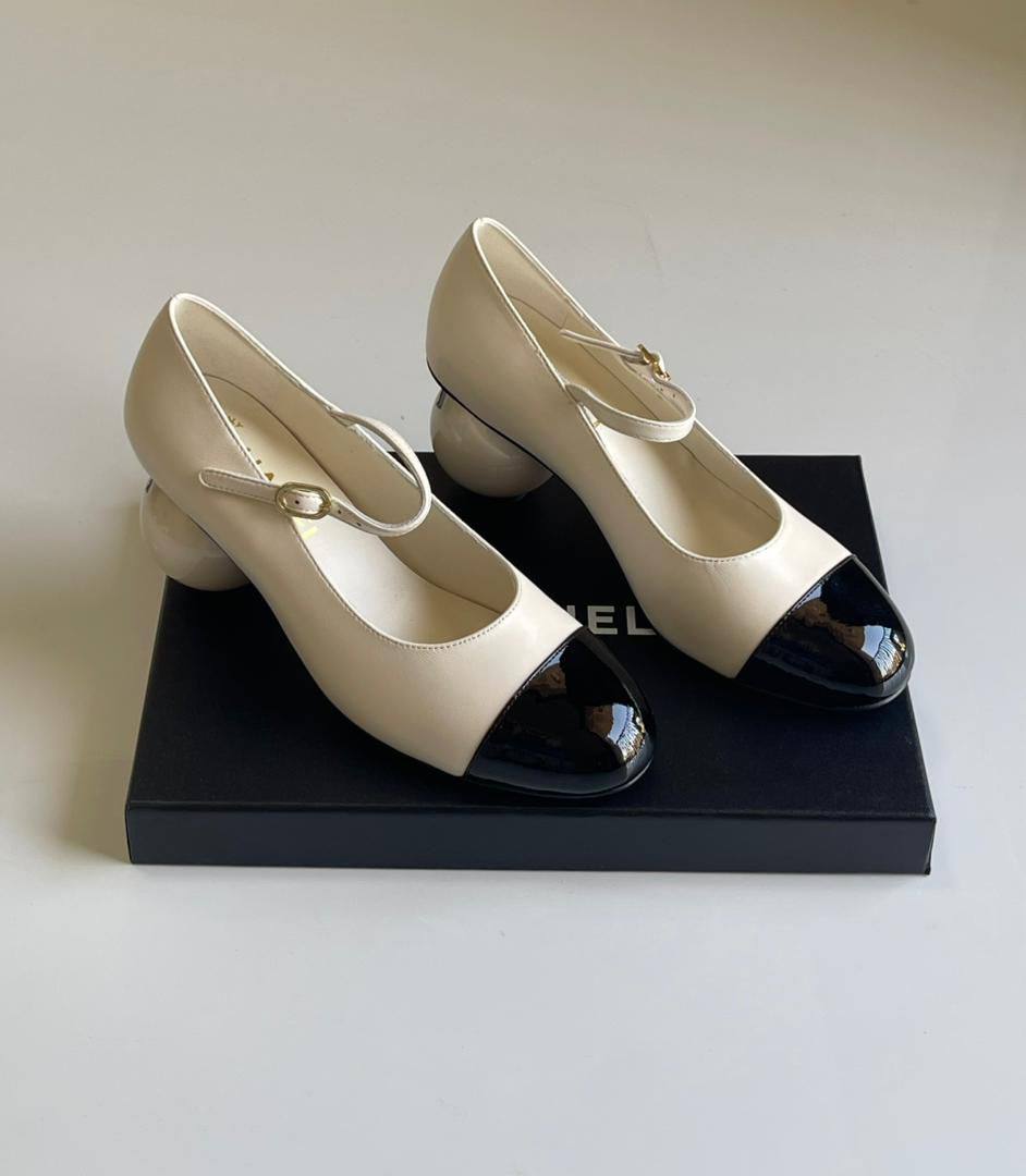 CHANEL
SuperMaster Quality 💯
530 dhs🗽
Size: 36-41💥
Zain171
♥️♥️♥️