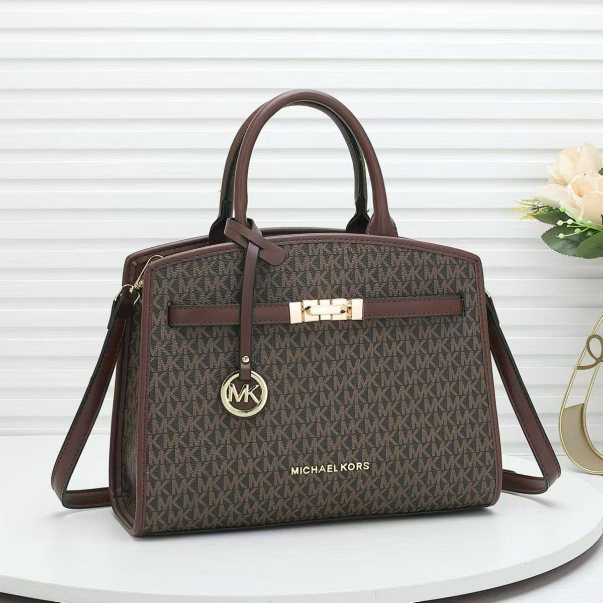 MK
Good quality
Size 30cm
105 dhs🇦🇪🇦🇪
Zain70
♥️♥️♥️