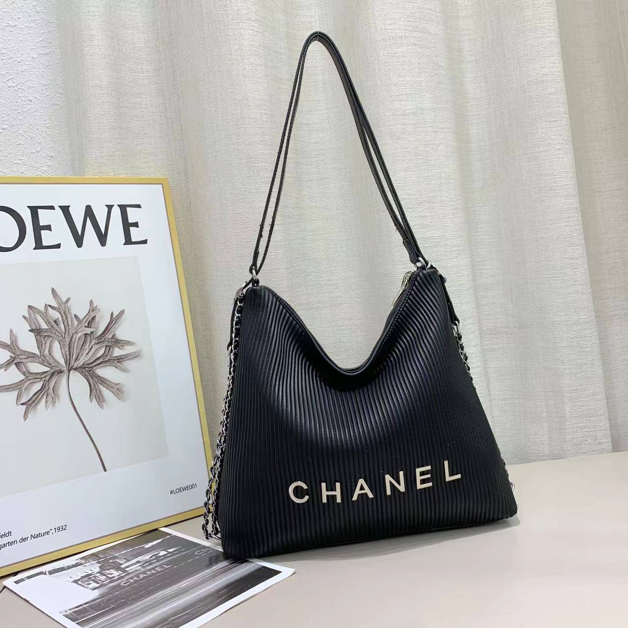 Chanel
100 dhs✅
size 36cm
Zain213
♥️♥️♥️