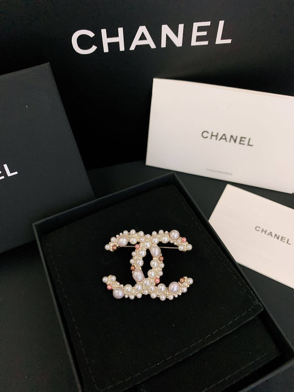 Chanel
60 dhs❣️
_With_
*Box* 📦✅
🎁🎁🎁
Zain89
♥️♥️♥️