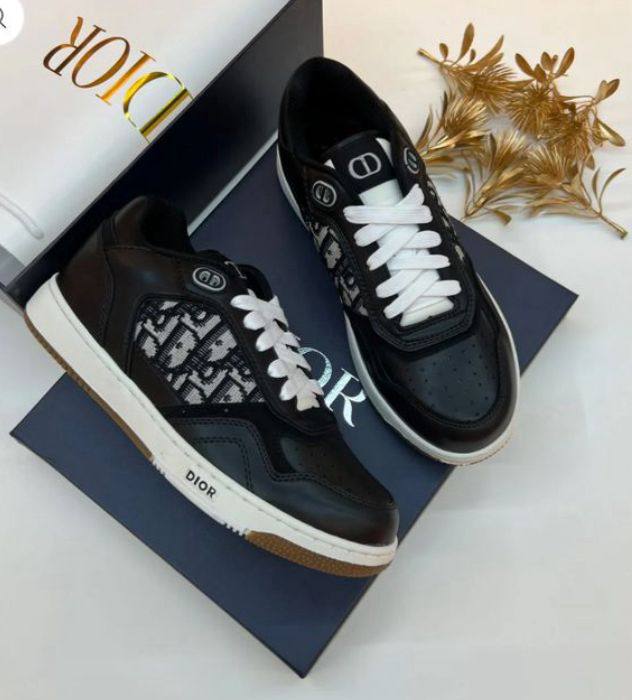 Dior
Size 36-40
140 dhs🇦🇪
Zain57
♥️♥️♥️