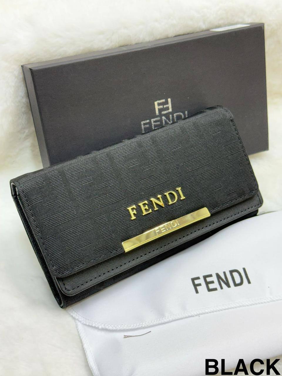NEW CAME
FENDI WALLET
GOOD QUALITY
40 dhs❣️
Zain40
♥️♥️♥️