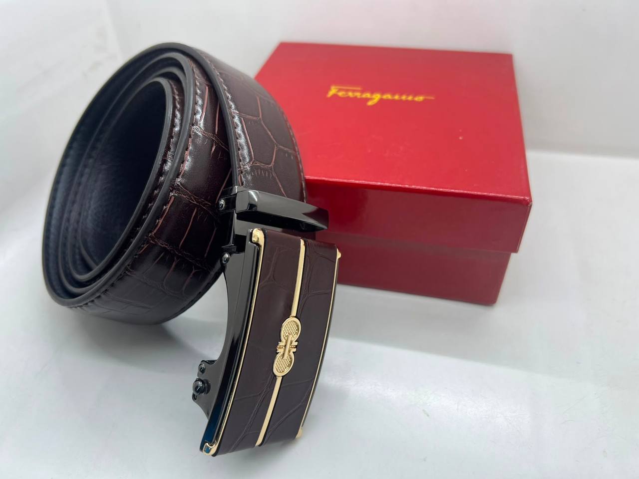 Belts
60 dhs✅
with box
🎁🎁🎁
Zain182
♥️♥️♥️