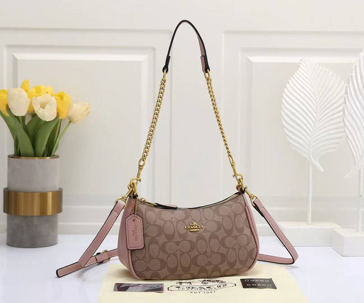 Coach
High quality
With box
🎁🎁🎁
80 dhs🪙🌺
Zain136
♥️♥️♥️