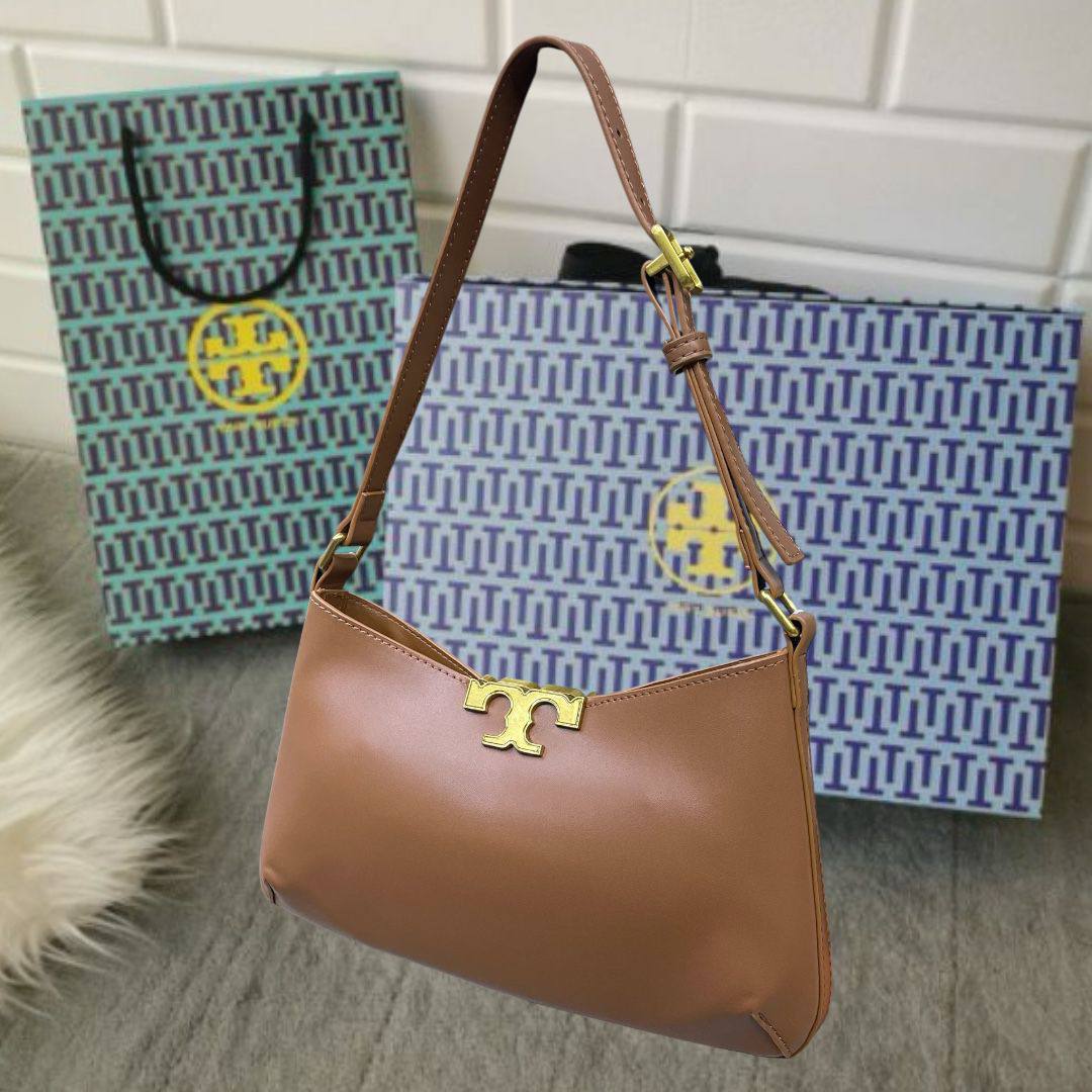Tory Burch
90 dhs✅
with box
🎁🎁🎁
Zain72
♥️♥️♥️