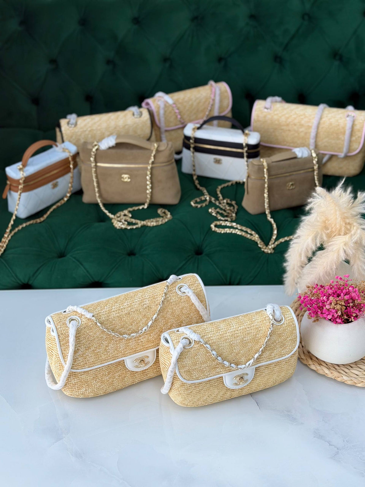 CHANEL✨
Size: 23Cm and 28Cm💥
Available original box 📦
With full packing 🎀🎀
Super high quality 💥💥
For Price 👇 WhatsApp✅
0568585901
0507557372
0552275751 Owner Zain 👌
Zain283
♥️♥️♥️