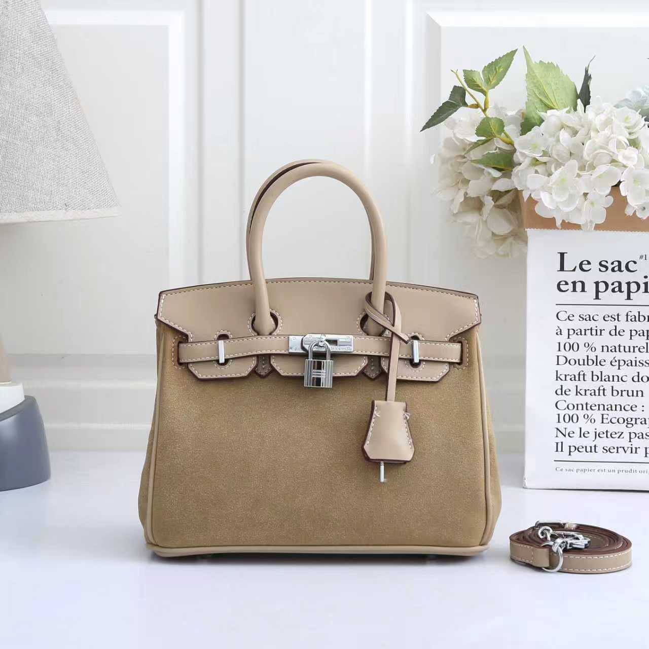 HERMES
25cm
110 dhs🪙🌨️
Zain254
♥️♥️♥️