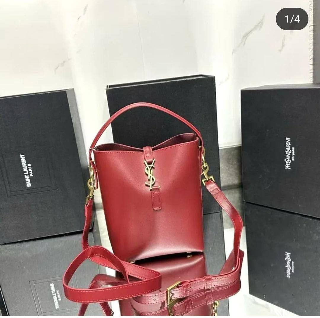 YSL
110 dhs🇦🇪🇦🇪
With box
Size25cm
Good quality
Zain219
♥️♥️♥️