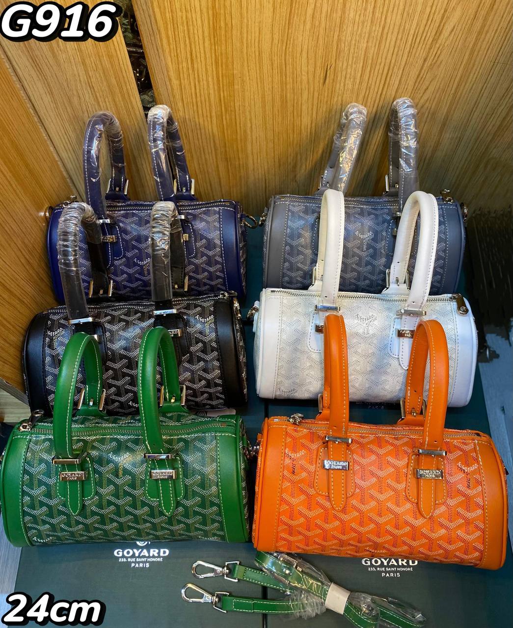 GOYARD
good Quality.👌🏻
With Box.📦
🎁🎁🎁
Size 24cm .
110 dhs✅
Zain107
♥️♥️♥️