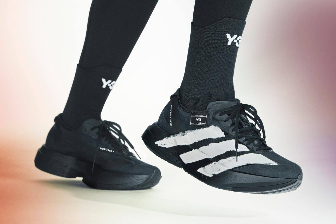 Adidas Y-3 Adizero Adios Pro 4 Black/Off White colorway🐼
36-45 AVAILABLE 🤩
190 dhs🗽
Zain242
♥️♥️♥️