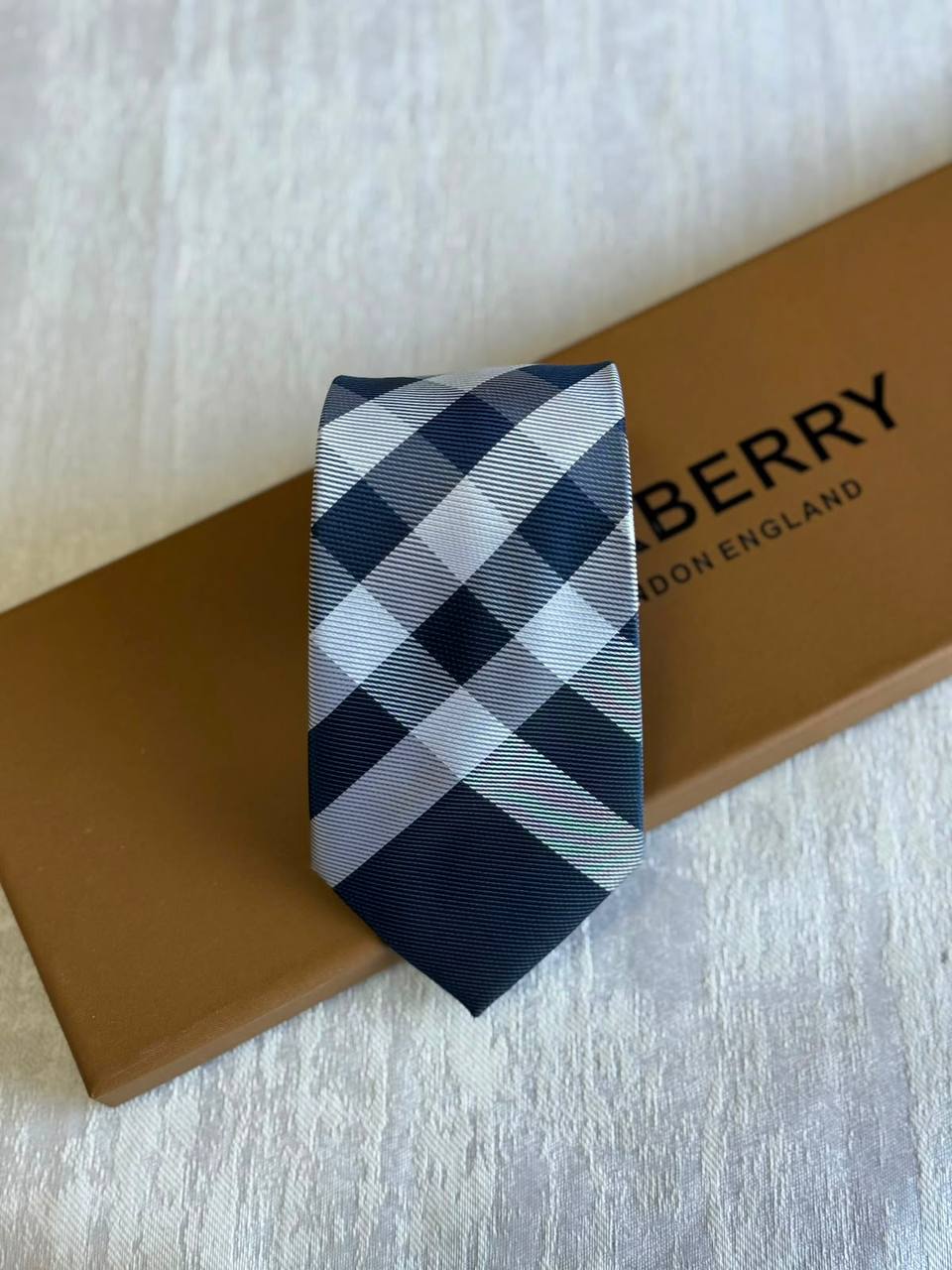 BURBERRY
TIE
*Master Quality*
180 dhs💓
Zain179
♥️♥️♥️