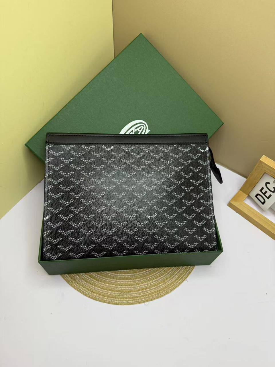 💖 Brand Clutch
1️⃣ First quality +🎁
Size : 28 * 18.5 cm
60 dhs✅
with box 🎁
Zain115
♥️♥️♥️