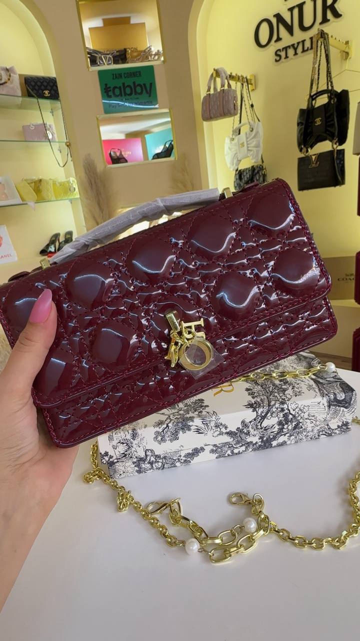 Dior
120 dhs
With box
Zain175
♥️♥️♥️
Zc