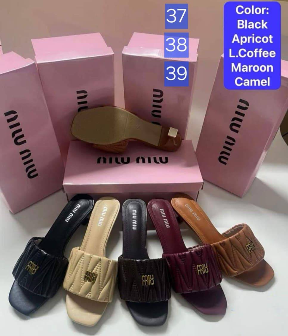 Slippers
offer
60 dhs🪙💚
Zain22
♥️♥️♥️