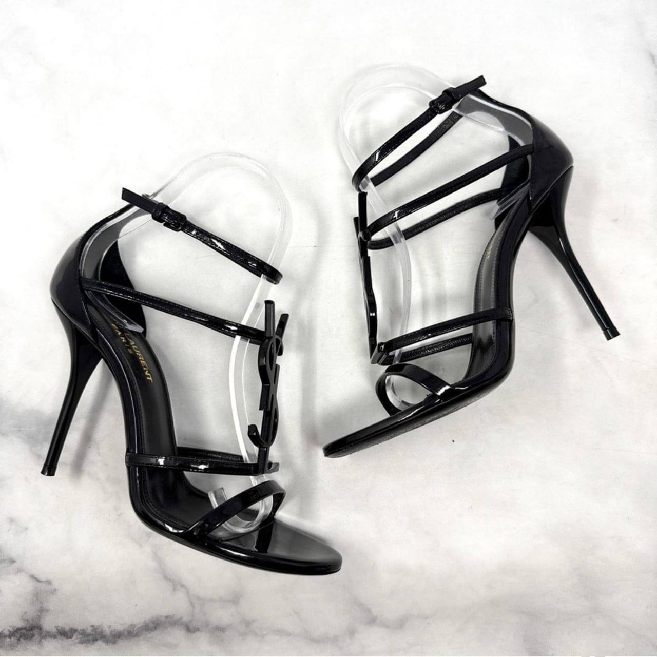 YSL
280 dhs❣️
*SIZE 36 TO 41*
Zain224
♥️♥️♥️