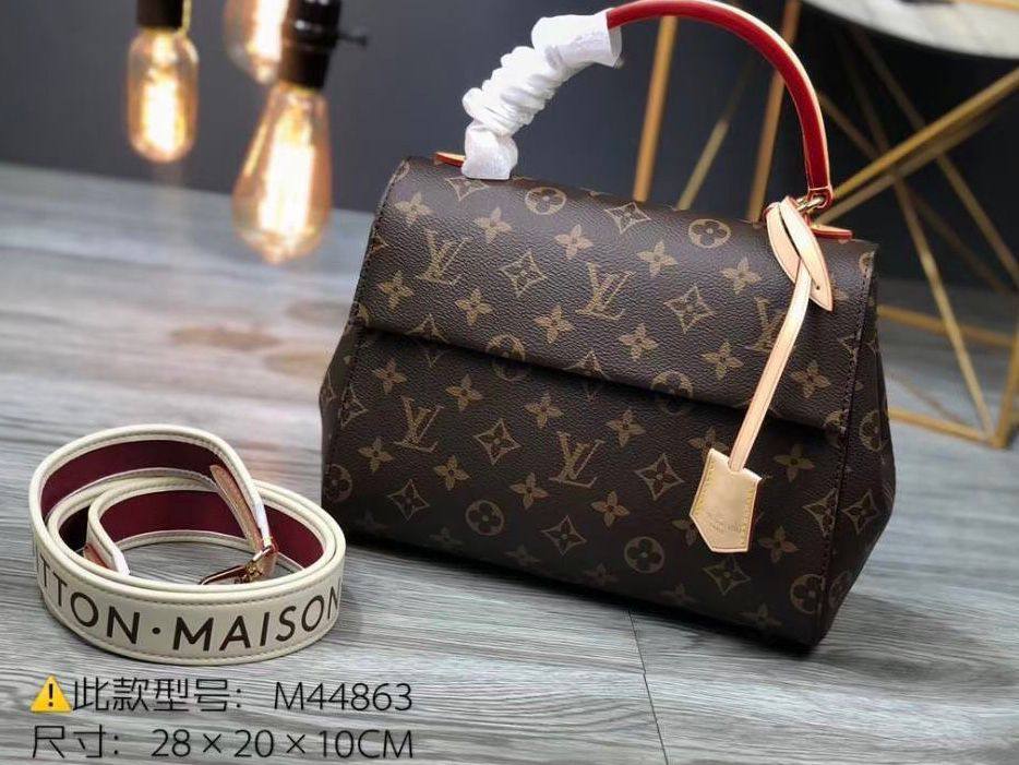 LV
110 dhs✅
with box
🎁🎁🎁
Zain38
♥️♥️♥️