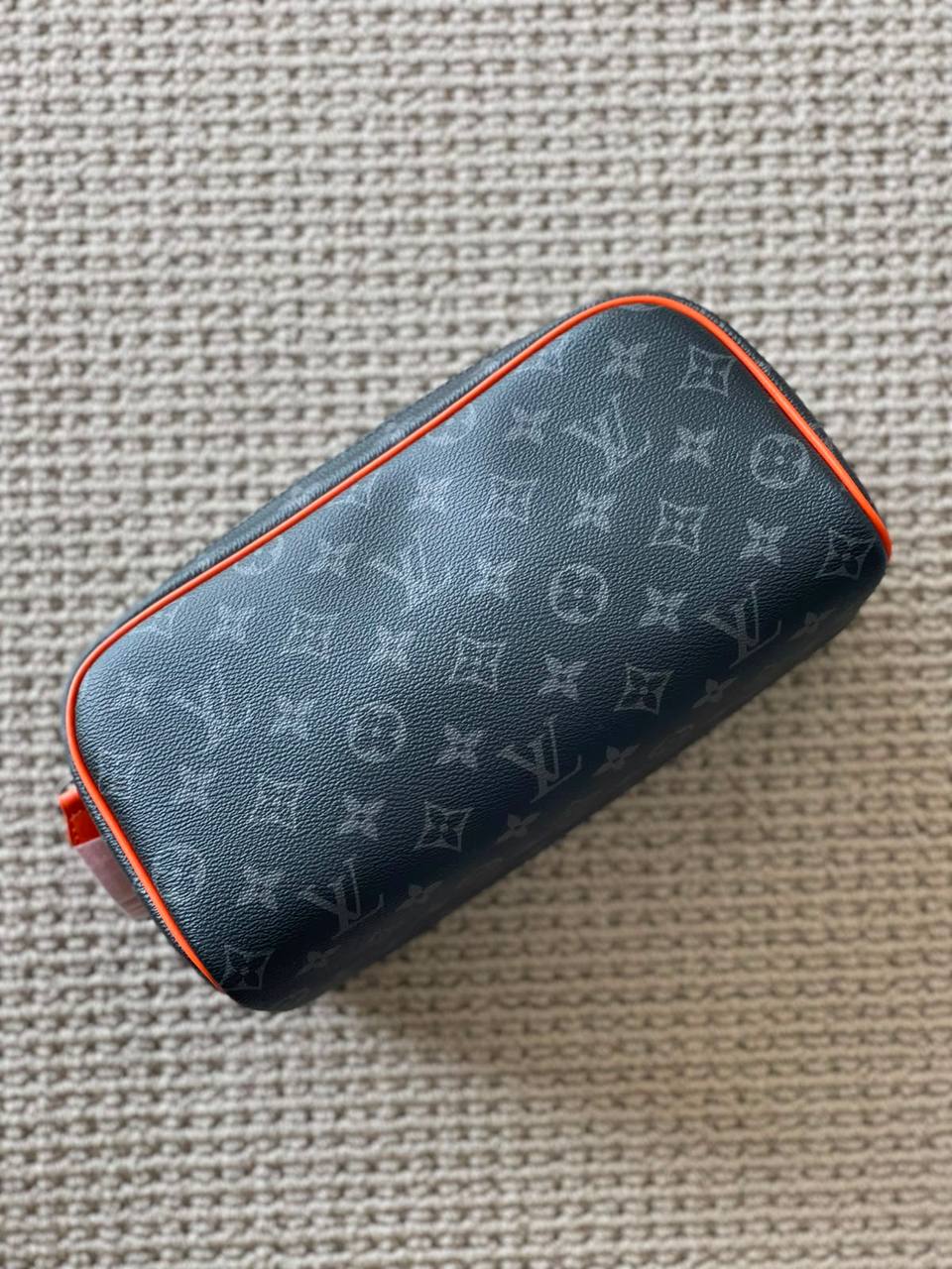 LV
*Wash Bag*
*Super Master Quality*
750 dhs✅
Zain179
♥️♥️♥️