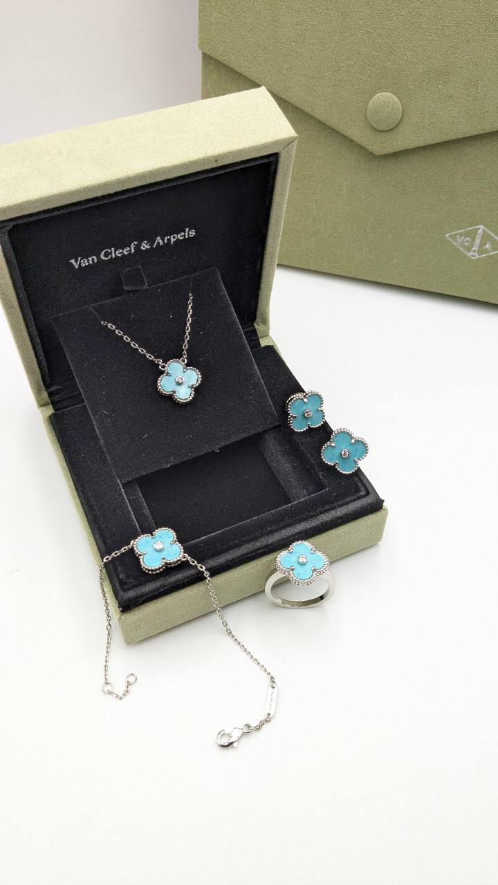 Van Cleef
*Master Quality*
*Necklace & Earring*
120 dhs🪙🌨️ with Normal Box 🎁
130 dhs🪙🌨️ with Good Box 🎁
180 dhs🪙🌨️ with Master Box 🎁
Zain210
♥️♥️♥️