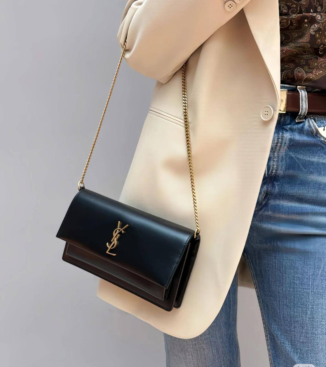 🌼 YSL Sunset
1️⃣ First quality +🎁
Size : 22 * 14 * 6 cm
85 dhs❣️
with box🎁
Zain115
♥️♥️♥️