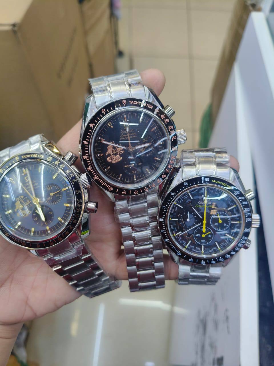 Omega
Chrono battery stop watch
300 dhs🪙
Zain25
♥️♥️♥️