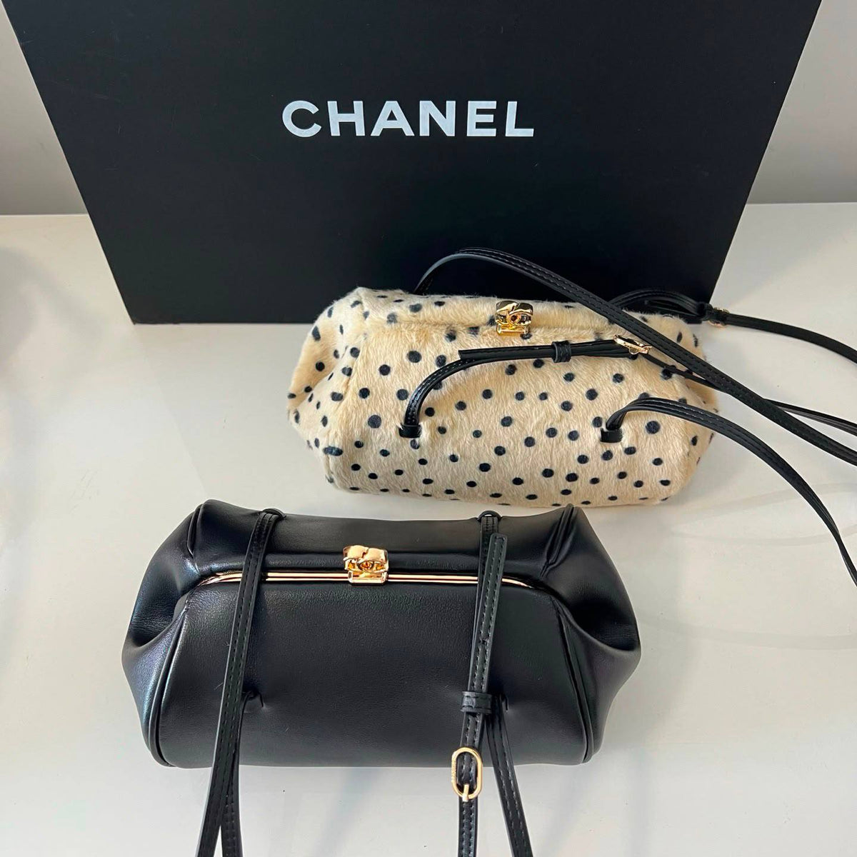 Chanel
Size:28×12
290 dhs🇦🇪🇦🇪
Zain114
♥️♥️♥️