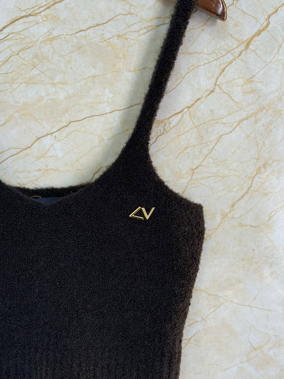 LV
Women’s Top
Master Quality
SML
230 dhs🌺
Zain276
♥️♥️♥️