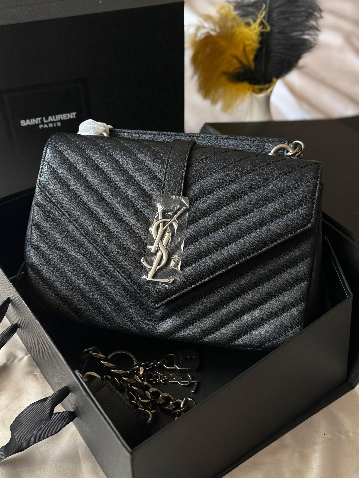 YSL
24cm
350 dhs❤️
Top quality
With box🎁
Zain167
♥️♥️♥️