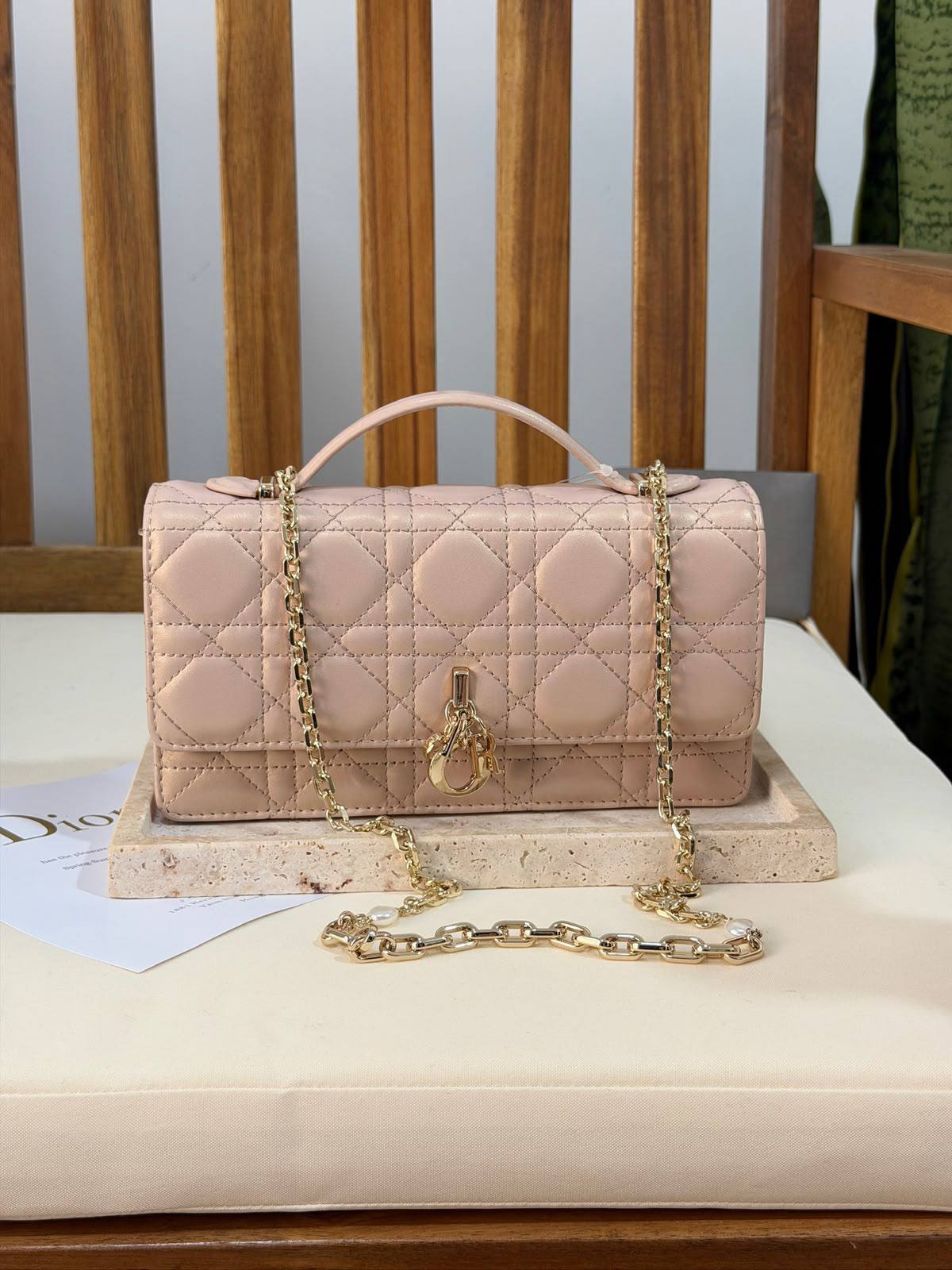 DIOR💫
Super Master Quality ⚡️
Original Packing 🎁
Size 21CM📏
For Price 👇 WhatsApp✅
0568585901
0507557372
0552275751 Owner Zain 👌
Zain321
♥️♥️♥️