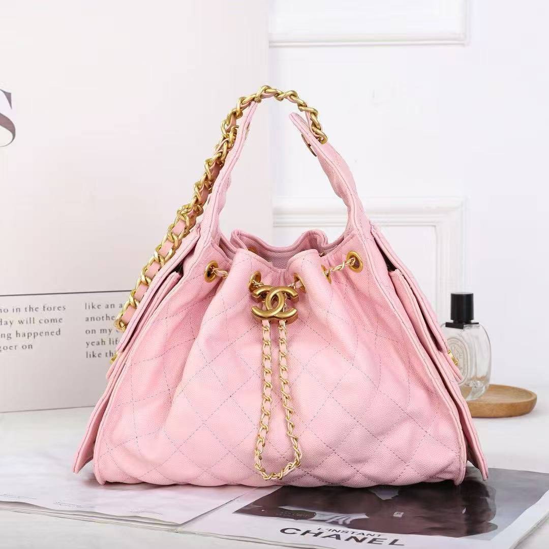CHANEL
22cm
120 dhs✅
with box
🎁🎁🎁
Zain44
♥️♥️♥️