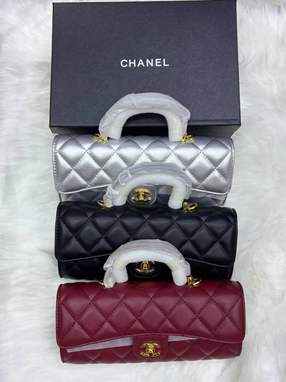 Chanel
Size 25cm
📦Withbox
100 dhs🇦🇪🇦🇪🇦🇪
Zain04
♥️♥️♥️