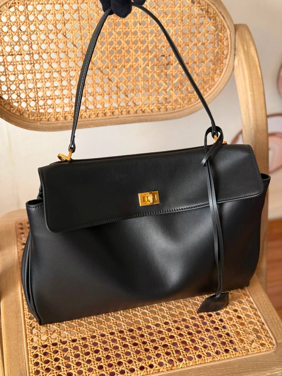 New Collection✨✨✨
BALENCIAGA
36cm
420 DHS🇦🇪🇦🇪🇦🇪
MASTER QUALITY
Zain167
♥️♥️♥️
