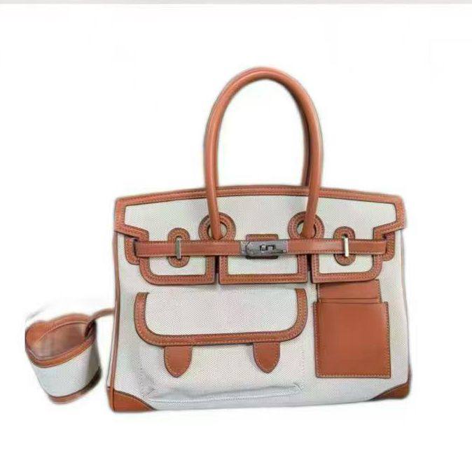 Hermes
140 dhs❣️
Zain143
♥️♥️♥️