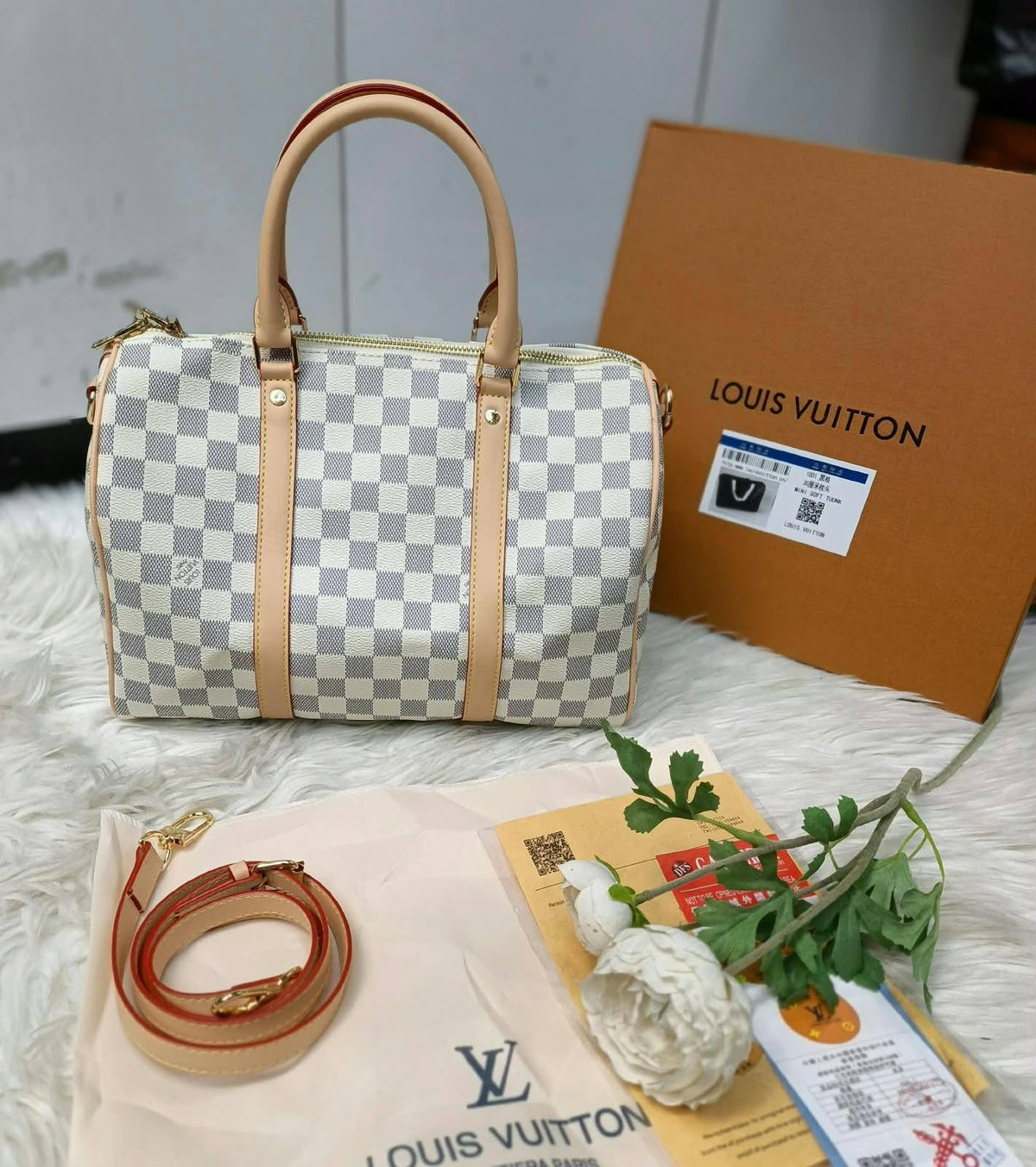 AVAILABLE
SPEEDY
LV
WITH BOX
100 dhs🇦🇪🇦🇪
HIGH QUALITY
Zain169
♥️♥️♥️