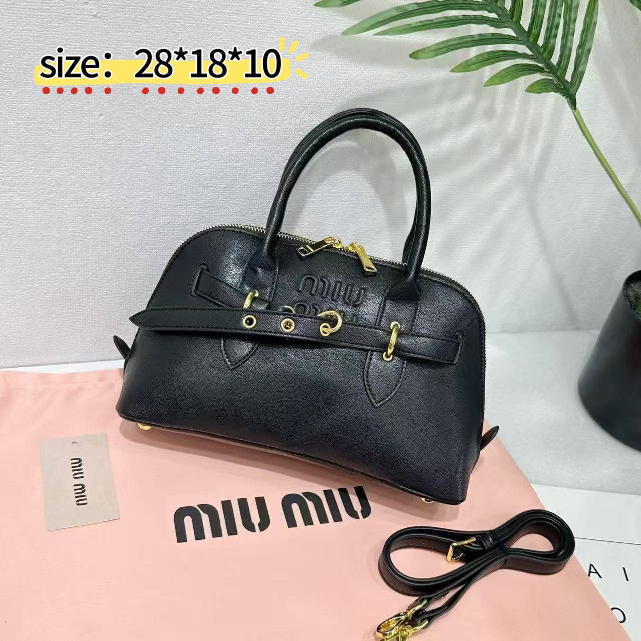 Miu Miu
with box
90 dhs✅
Zain38
♥️♥️♥️