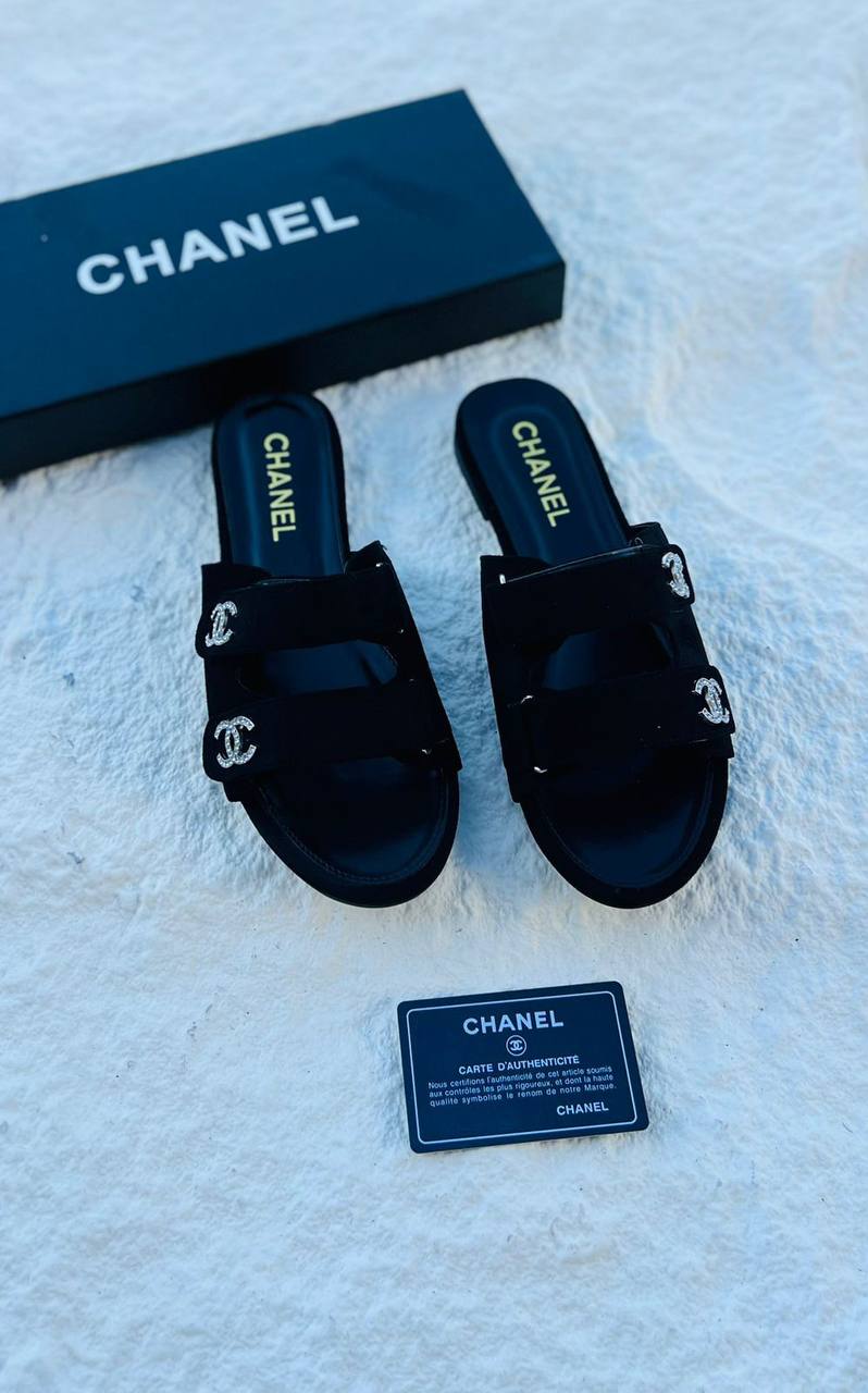 Chanel
💯high quality
Size 36-37-38-39-40-41
105 dhs✅
Zain21
♥️♥️♥️