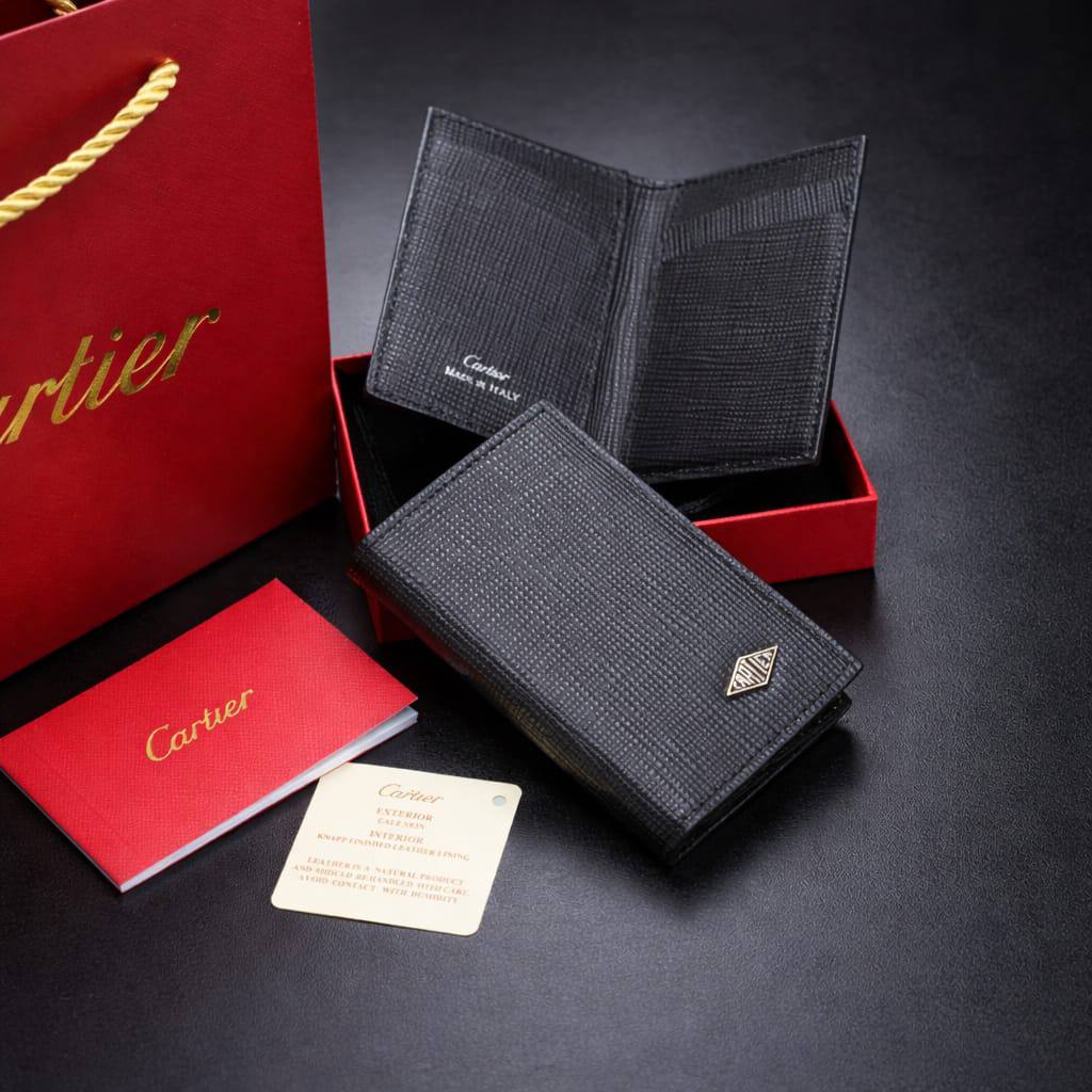 Cartier wallet
with box
🎁🎁🎁
45 dhs❣️
Zain78
♥️♥️♥️
