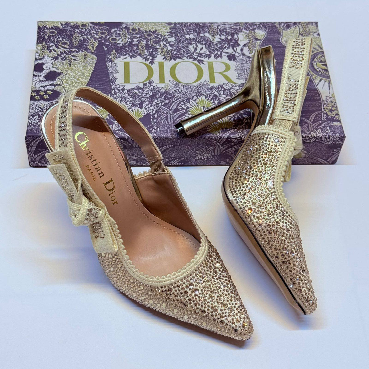 New Came😍
Dior Heel
115 dhs🇦🇪🇦🇪
Size:36-41
Withbox & paper Bag
Zain40
♥️♥️♥️
