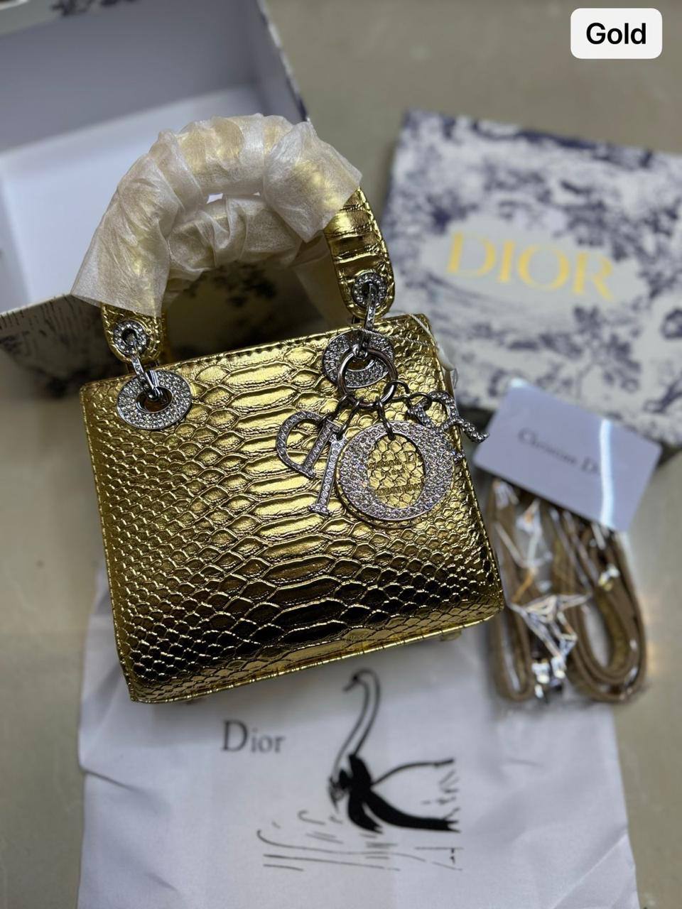 ❤️ Hermes Bolide
1⃣️ First quality +🎁
Size: 19 * 14 cm
85 dhs👑
with box🎁
Zain115
♥️♥️♥️