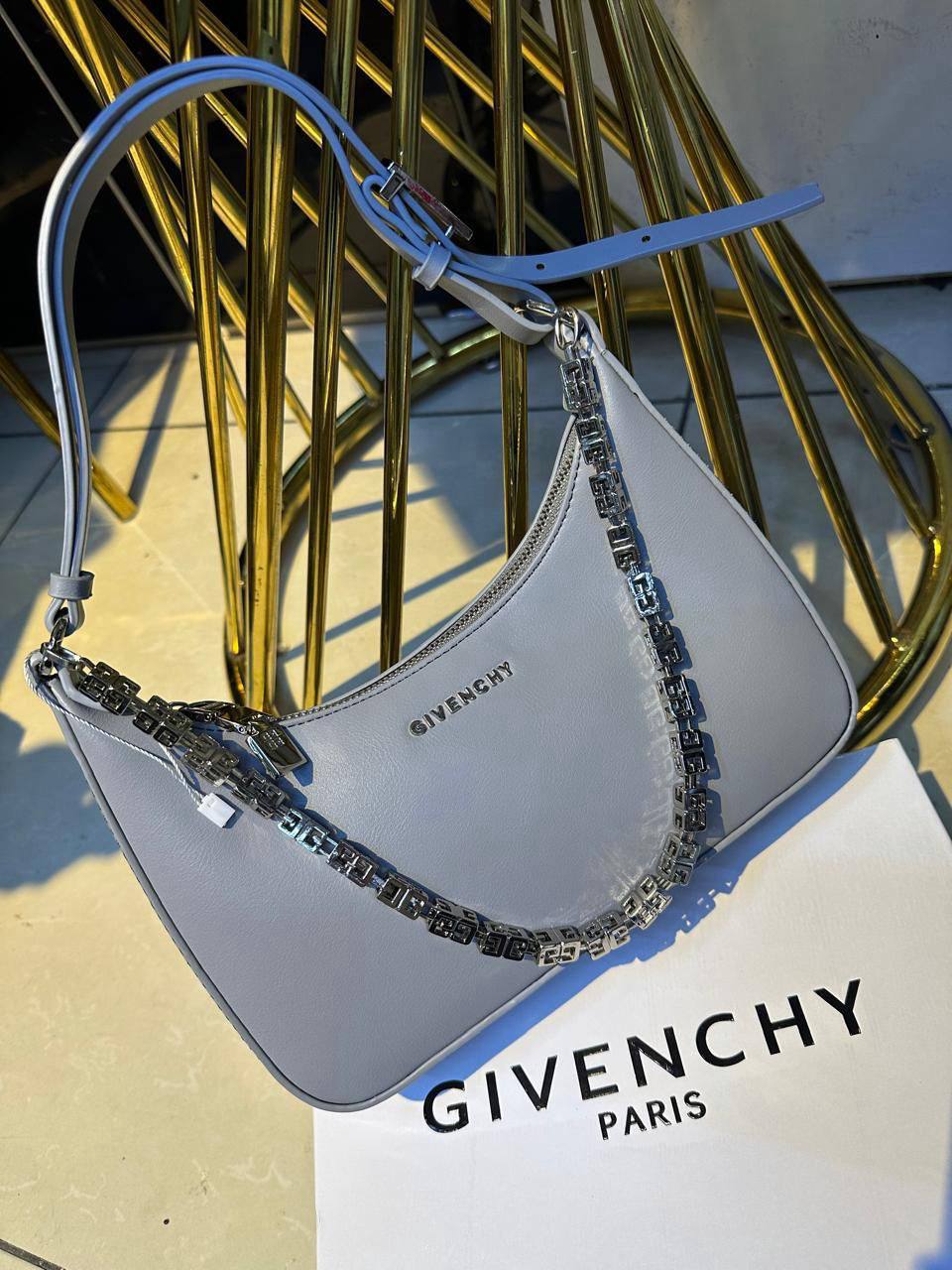 GIVENCHY
95 dhs✅
with box
🎁🎁🎁
Zain90
♥️♥️♥️